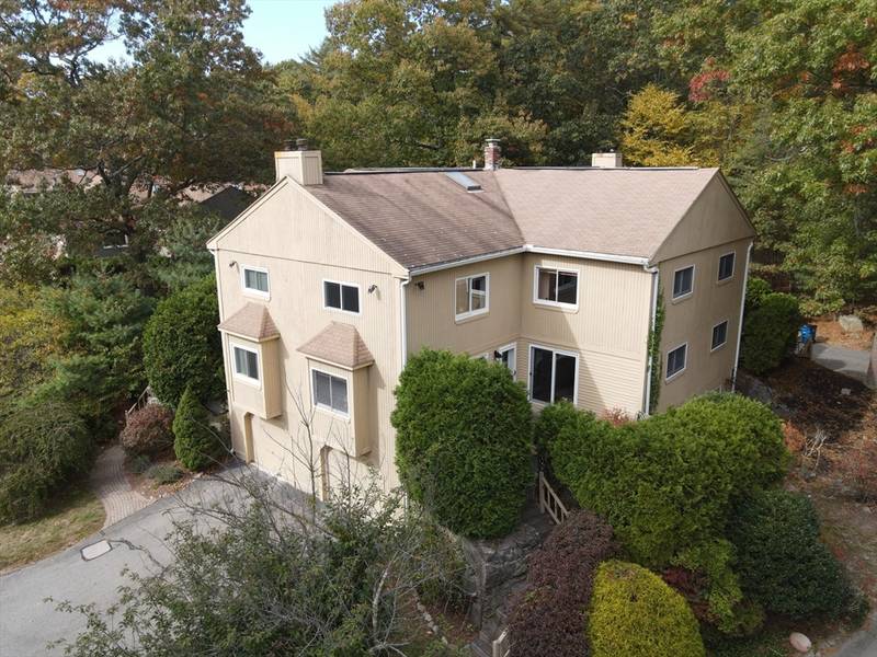 1 Manor House Ln #1, Uxbridge, MA 01569