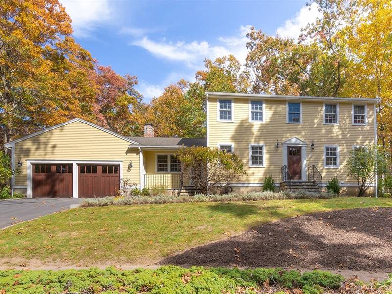 35 Dudley Rd, Holliston, MA 01746