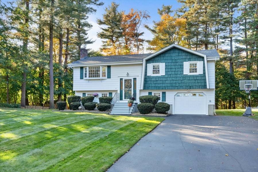 20 Janet Ave, Tewksbury, MA 01876