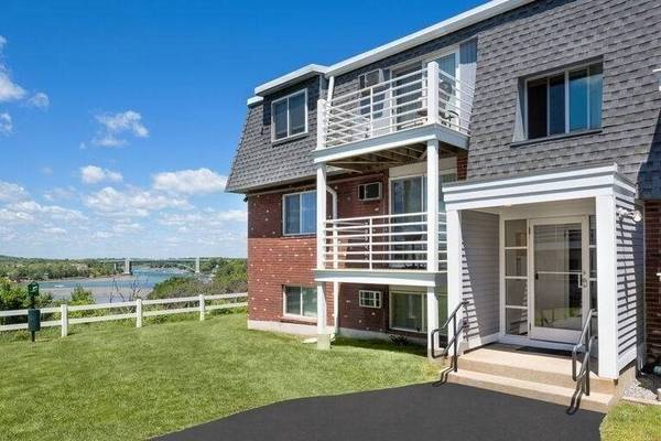 145 Essex Ave #415, Gloucester, MA 01930