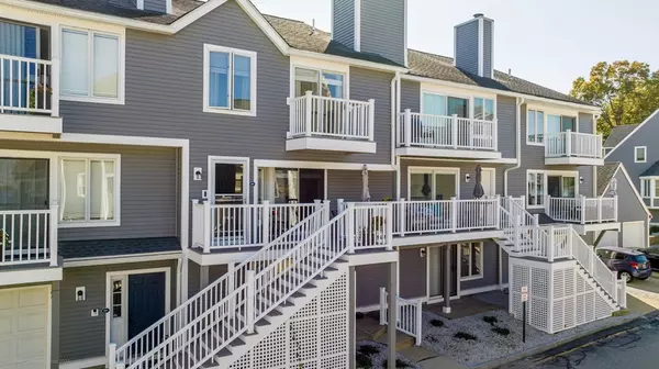 Fall River, MA 02721,700 Shore Dr #204