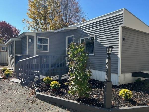 350 West Street #19, Ludlow, MA 01056