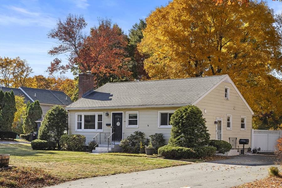 83 Kendall Ln, Natick, MA 01760