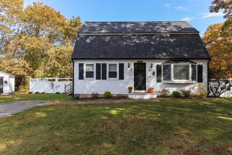 14 Galleon Dr, Plymouth, MA 02360