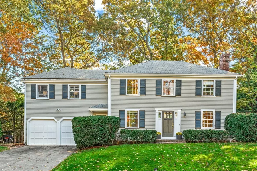 111 Pilgrim Rd, Wellesley, MA 02481