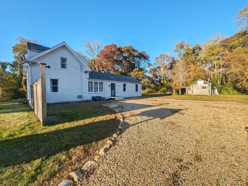 106 Great Neck Rd, Wareham, MA 02571