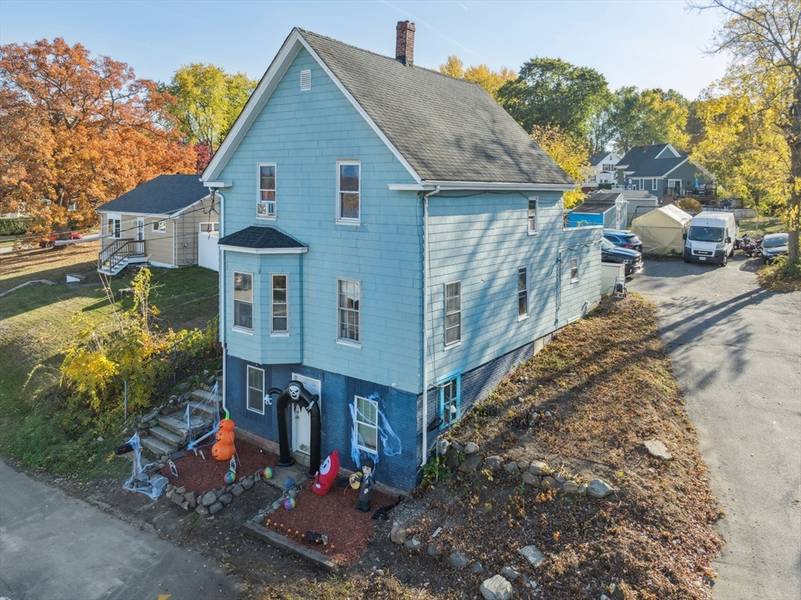 392 Hilldale Ave, Haverhill, MA 01832