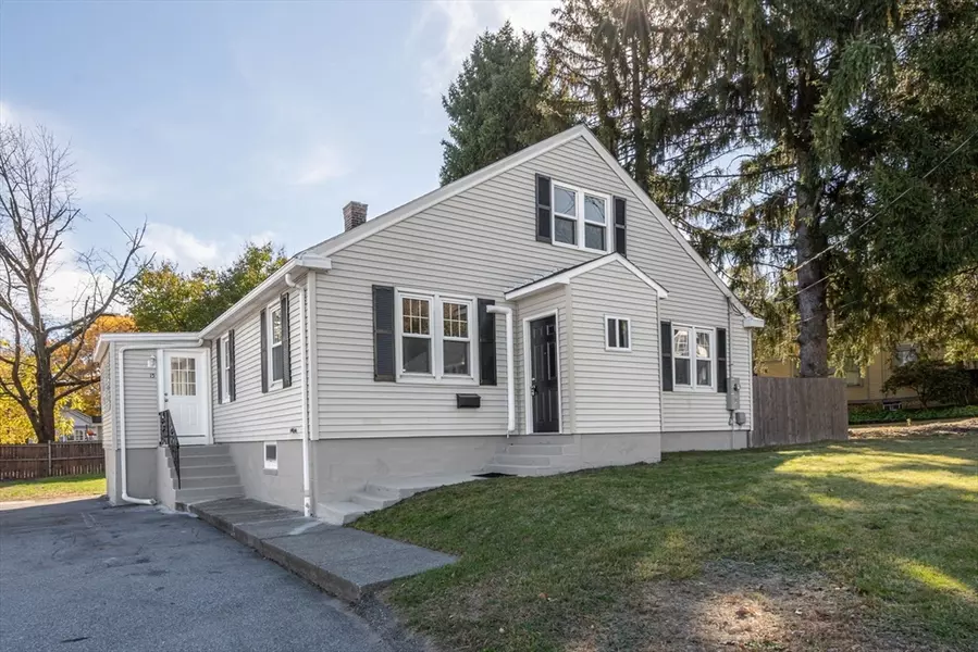 15 Caspar St, Worcester, MA 01604