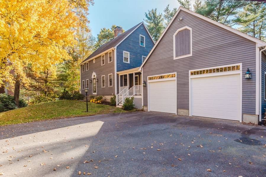 8 Crowe Farm Lane, Norton, MA 02766