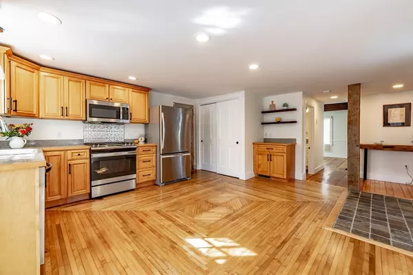 Granby, MA 01033,76 East St