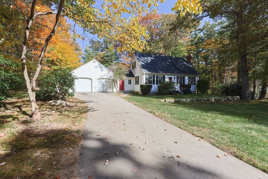 288 Woodland Dr, Hanover, MA 02339