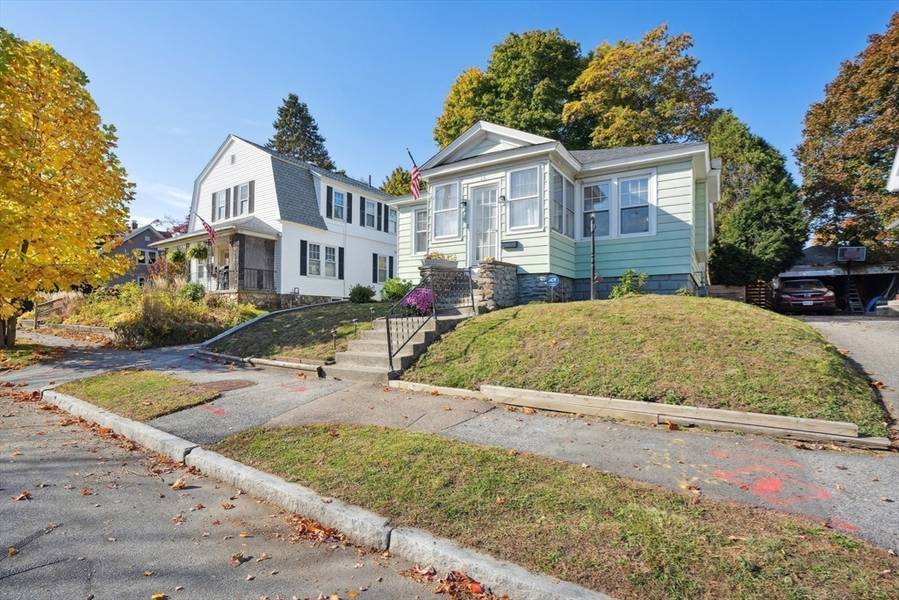 16 Frank St, Worcester, MA 01604