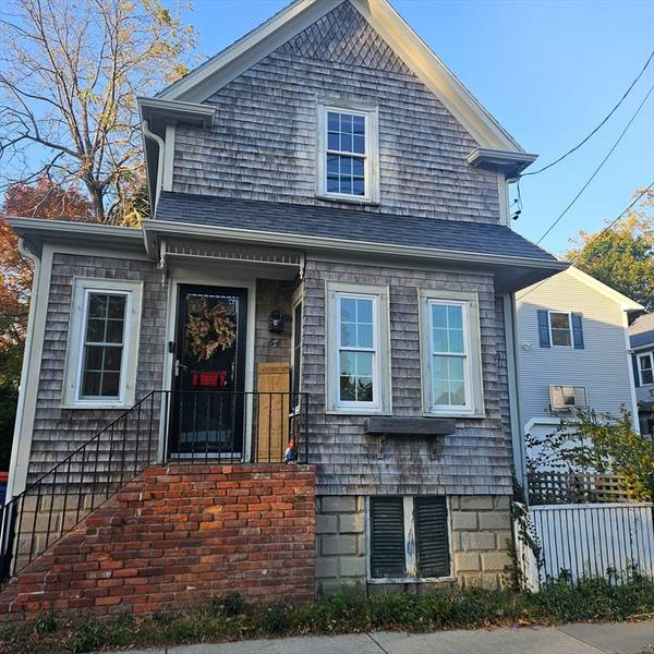 54 Washington St, Fairhaven, MA 02719