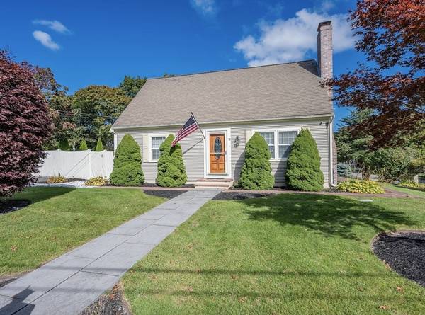 2 Spinning Brook Rd, Yarmouth, MA 02664