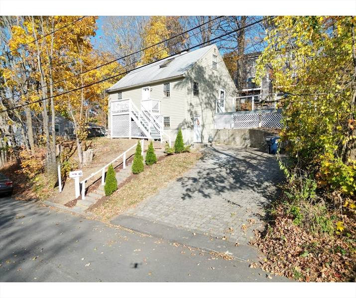 42 Ringold St, Marlborough, MA 01752