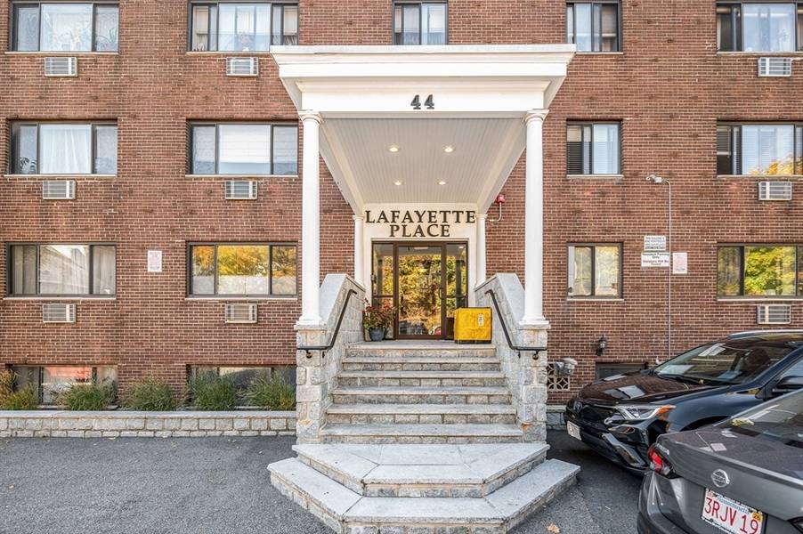 44 Lafayette Ave #402, Chelsea, MA 02150