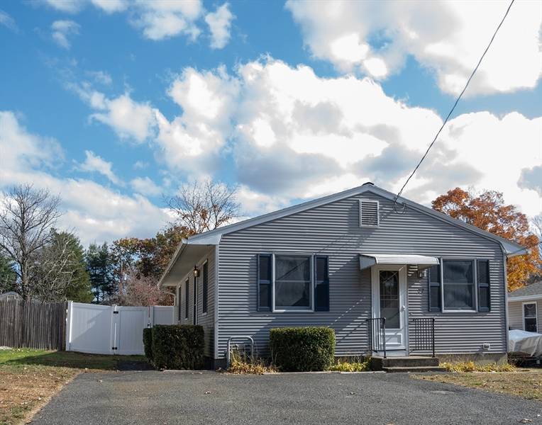 77 Roosevelt Ave, Westfield, MA 01085