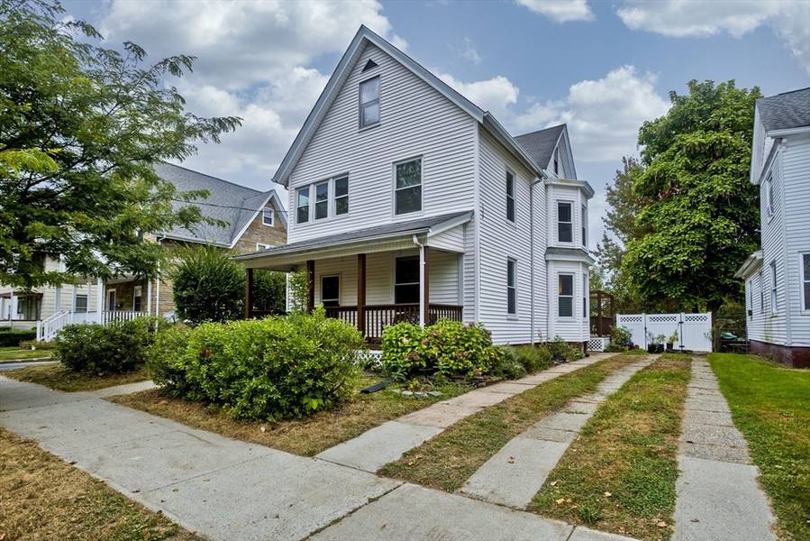 434 Pleasant St, Holyoke, MA 01040