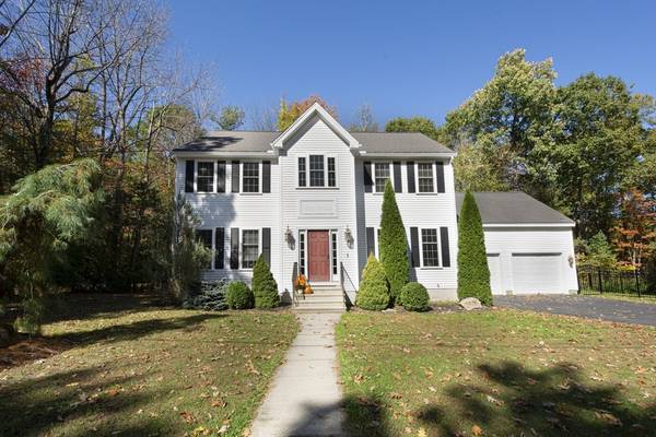 2 Mark Cir, Holden, MA 01520