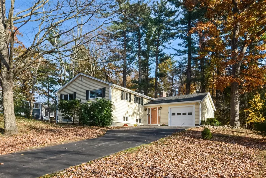 354 Gorwin Dr, Holliston, MA 01746