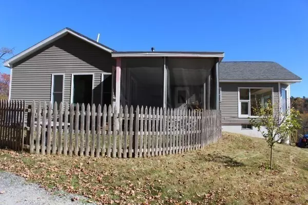 Colrain, MA 01340,64 Ed Clark Rd