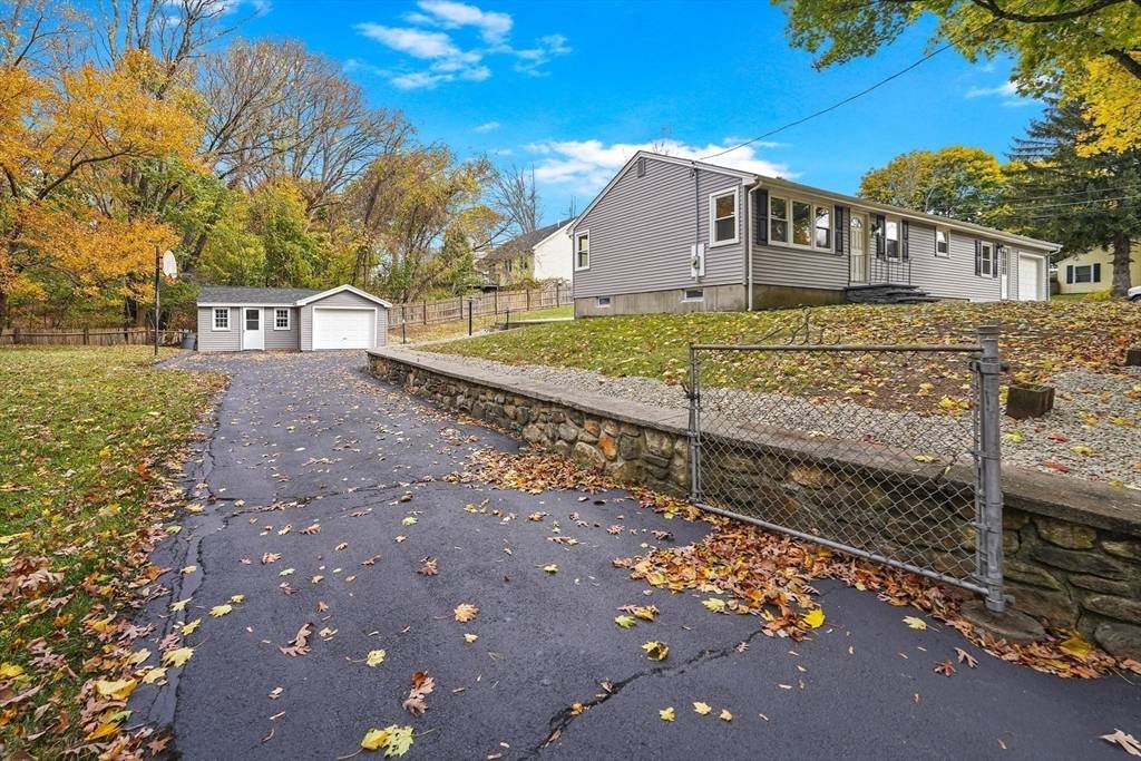 Grafton, MA 01536,7 Airport Rd