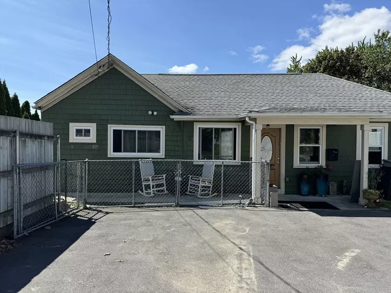 1023 Main Rd, Tiverton, RI 02878