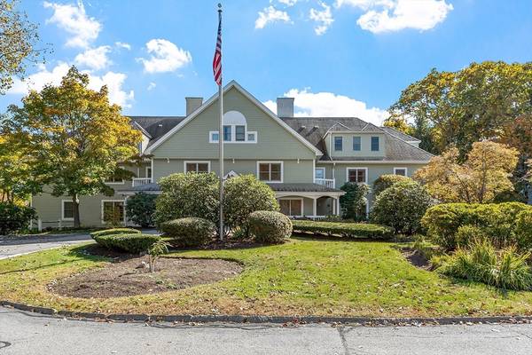 140 Lincoln Rd #117, Lincoln, MA 01773