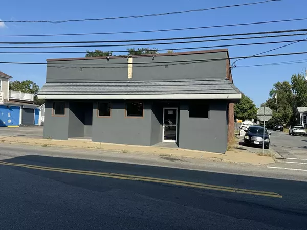 Acushnet, MA 02743,164-166 S Main St