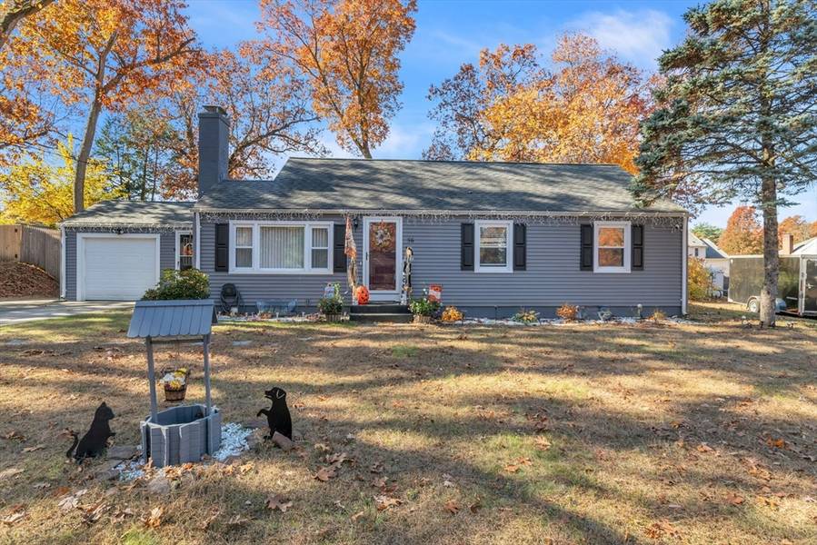 56 Winding Ln, Springfield, MA 01118