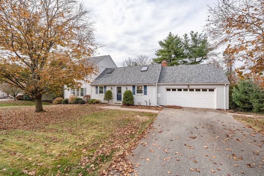 52 Colony Dr, East Longmeadow, MA 01028