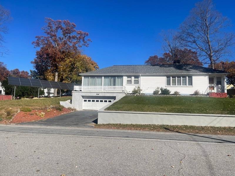 41 Hazel St, Methuen, MA 01844