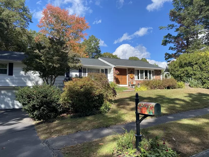 14 Mark Bradford Drive, Holden, MA 01520