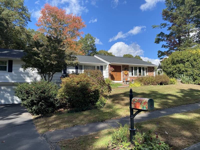 14 Mark Bradford Drive, Holden, MA 01520