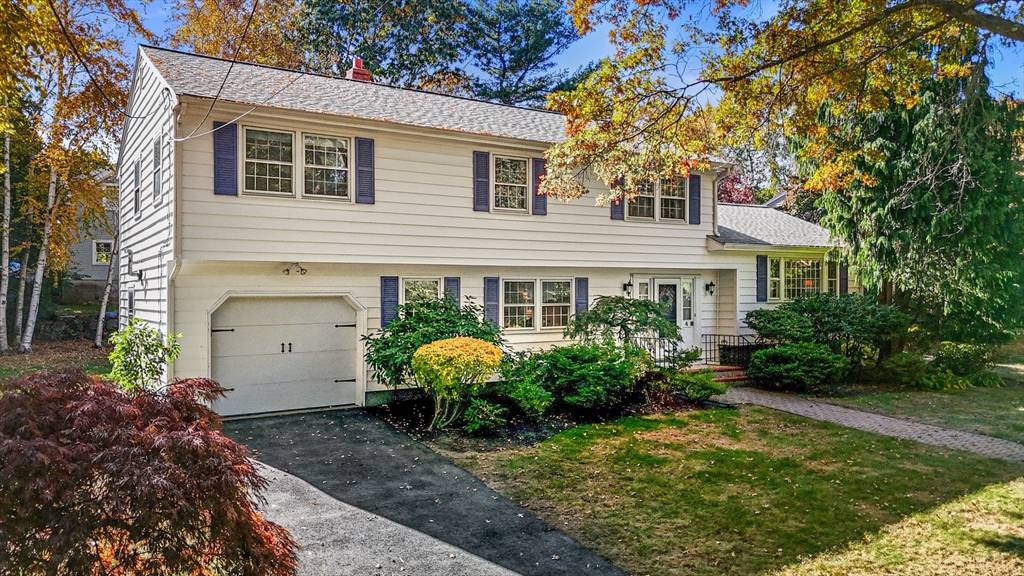 4 Dodge Rd, Marblehead, MA 01945