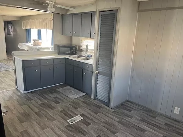 Cheshire, MA 01225,22 2nd Ave