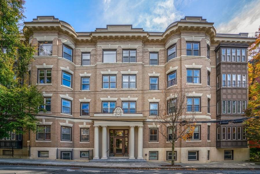 195 Saint Paul St #3, Brookline, MA 02445