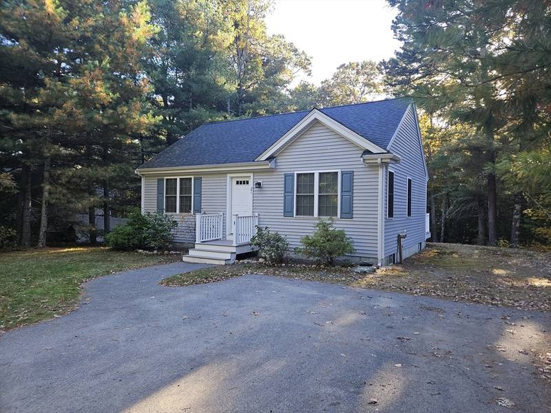 21 Crest Ave, Plymouth, MA 02360