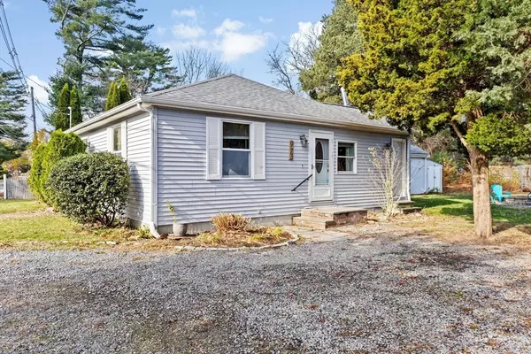 973 Point Rd, Marion, MA 02738