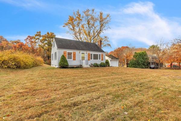 29 Hampden Rd, East Longmeadow, MA 01028