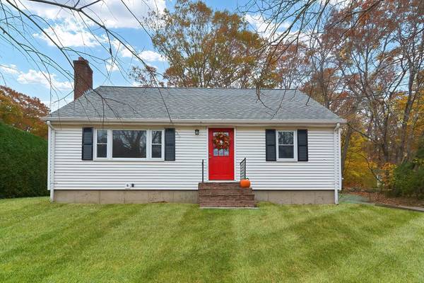 19 Meadowview Rd, Foxboro, MA 02035