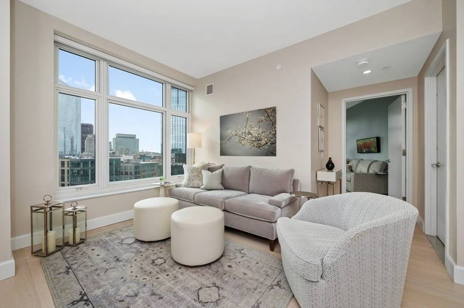 100 Lovejoy Wharf #PH2C, Boston, MA 02114