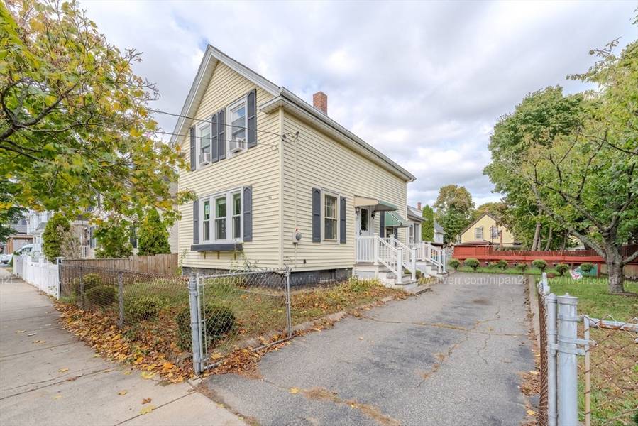 117 Jackson St, Lynn, MA 01902