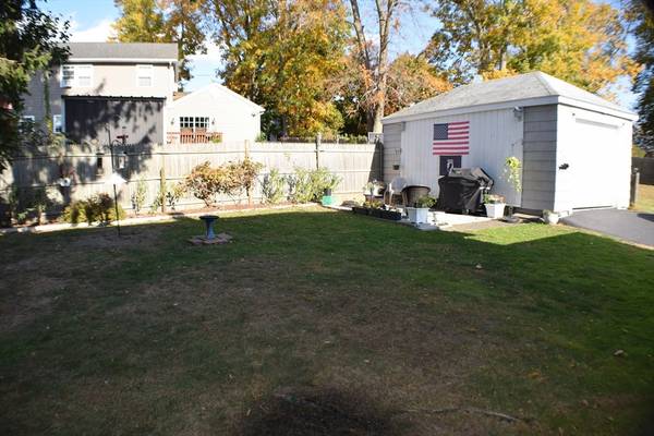 Somerset, MA 02725,92 Barrows St