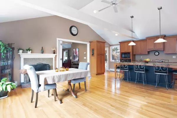 Rutland, MA 01543,4 Juniper Ln