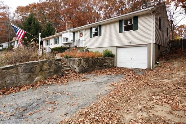 Rutland, MA 01543,4 Juniper Ln