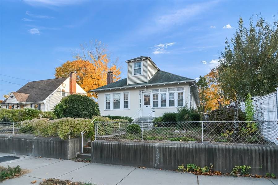 22 Auburn Street, Newton, MA 02465