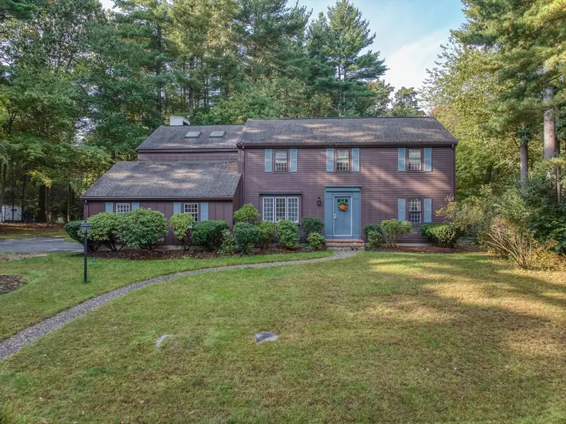 22 Alexandra Road, Lynnfield, MA 01940