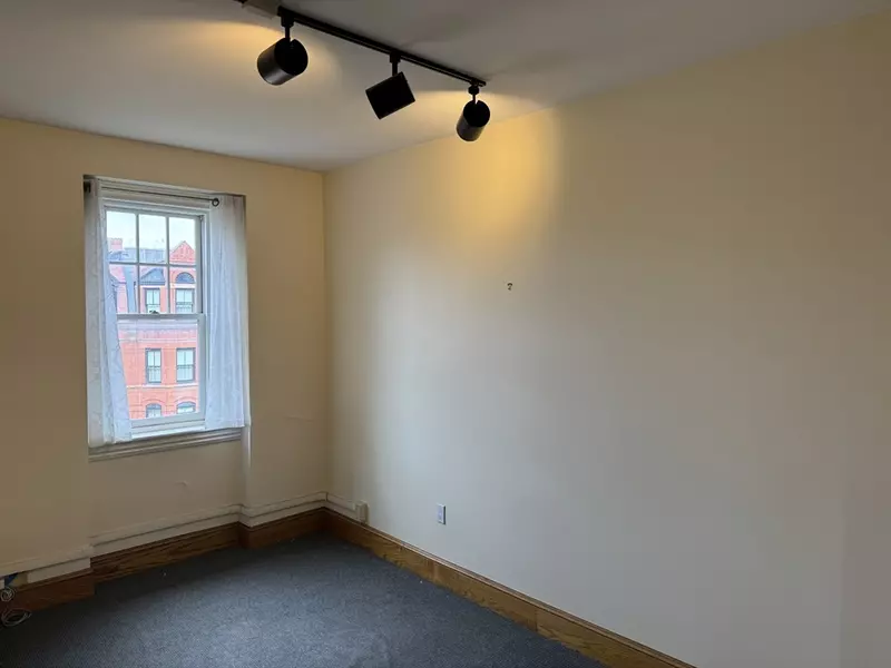 268 Newbury #10, Boston, MA 02116