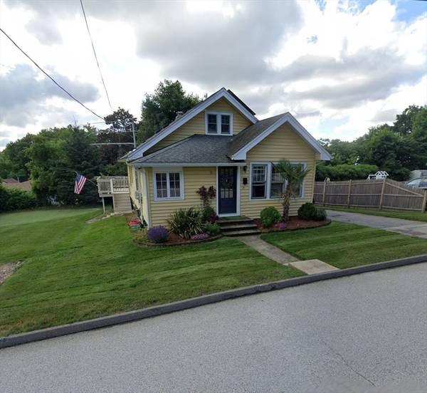 26 Carpenter Ave, Worcester, MA 01605